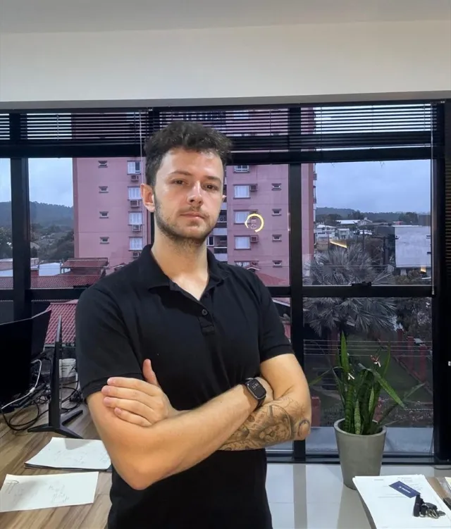 Augusto Klauck, fundador e estrategista de tráfego da Backdoor